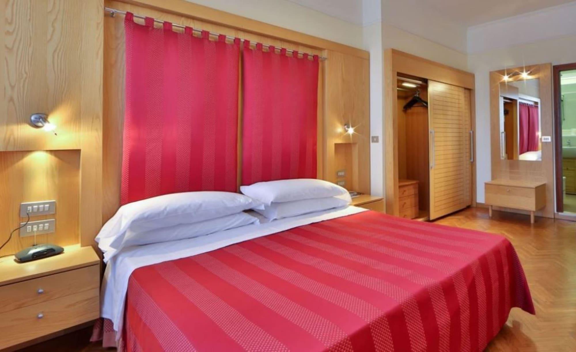 Hotel Abner'S Риччоне Экстерьер фото